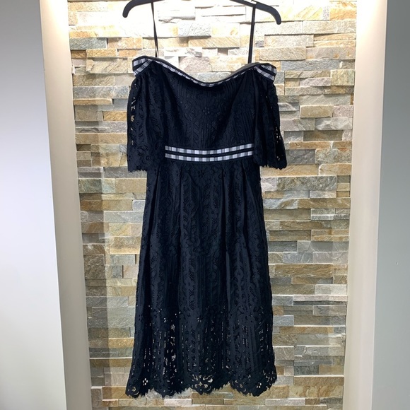 🎁 Laundry By Shelli Segal Off-the-ShoulderLace Dress - Picture 3 of 8